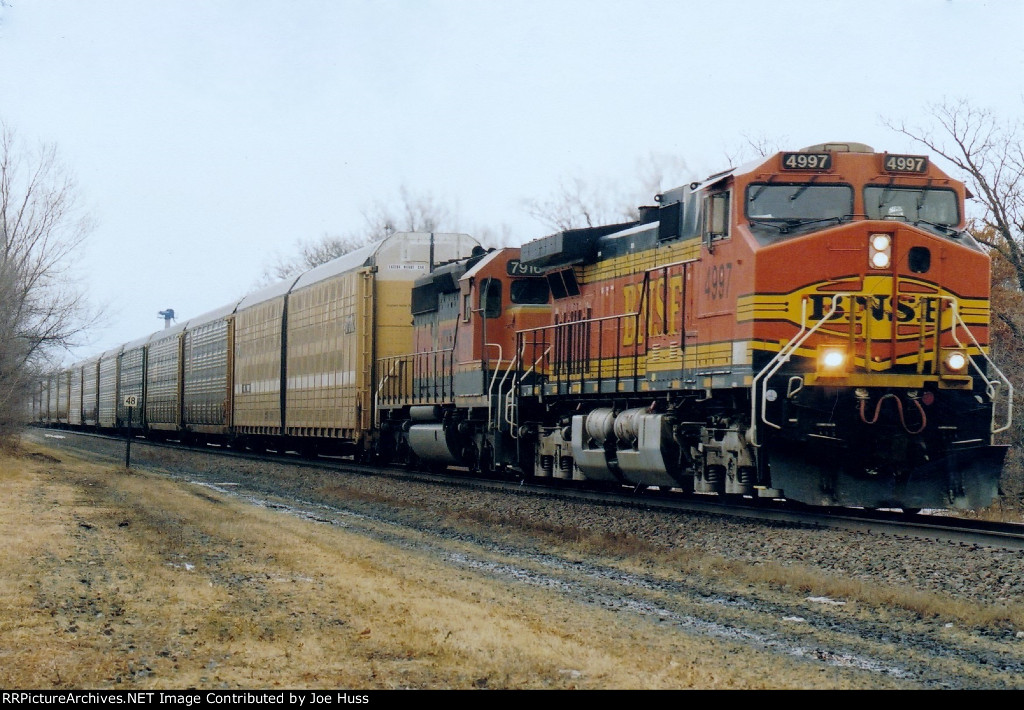 BNSF 4997 